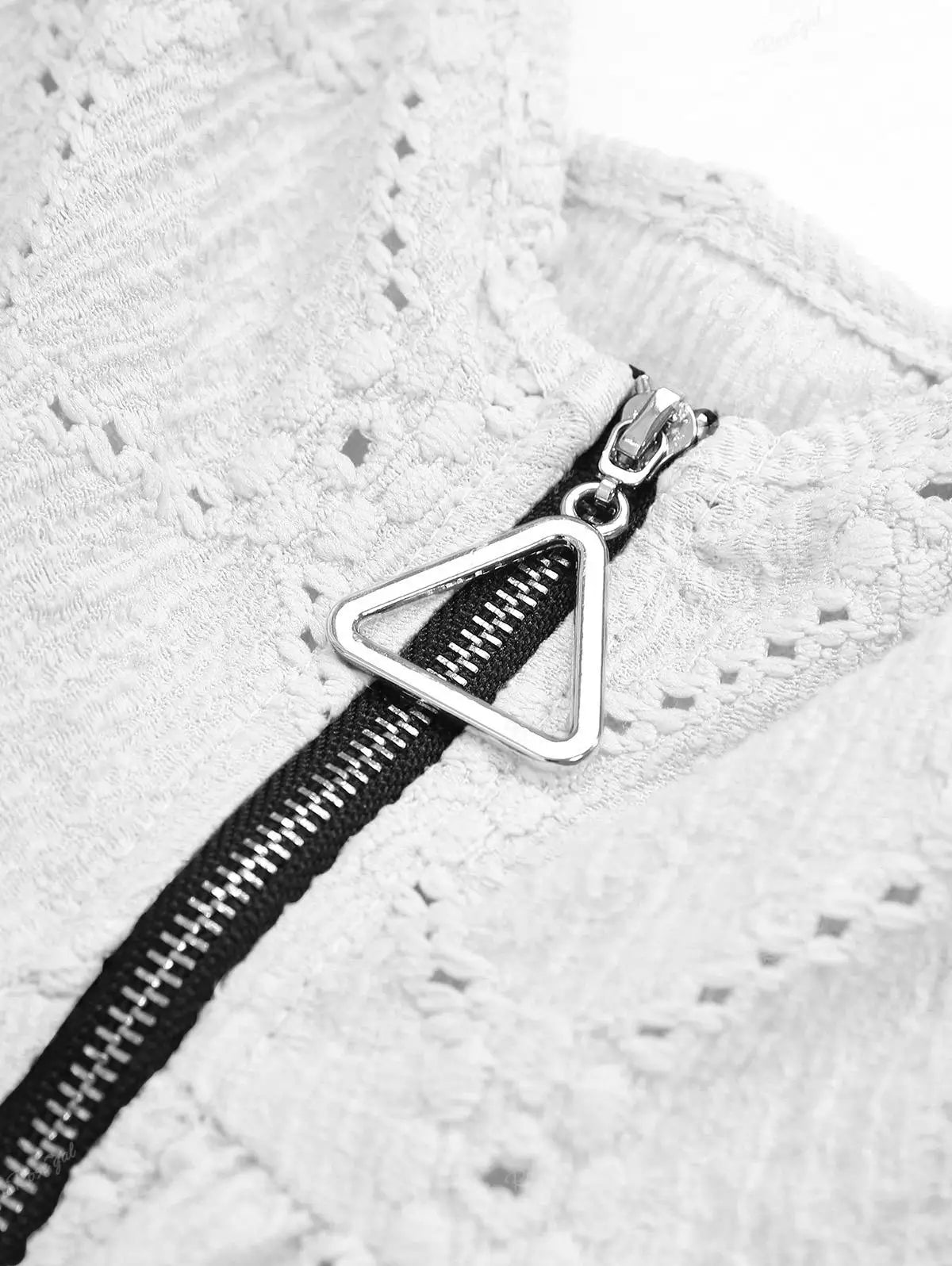 ROSEGAL Plus Size White Hollow Out Lace-Up Zipper Tank Tops Women Summer Jacquard Textured Buckle Grommet Backless Vest