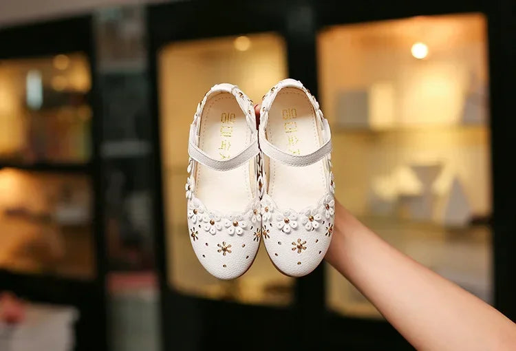 Kids Toddler Girls White Shoes for Wedding Party Fashion Princess Soft Bottom Leather Shoes Children Big Girls Flower Flats