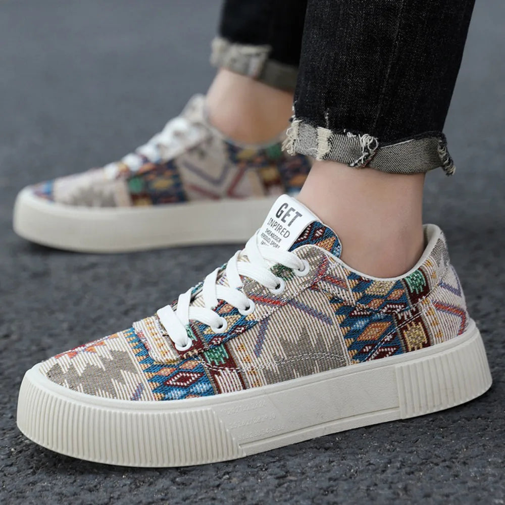 Sneakers Men 2025 New Spring and Autumn Ethnic Men's Shoe Low Top Retro Jacquard Flat Bottomed Board Shoes Oversized Mens Shoes