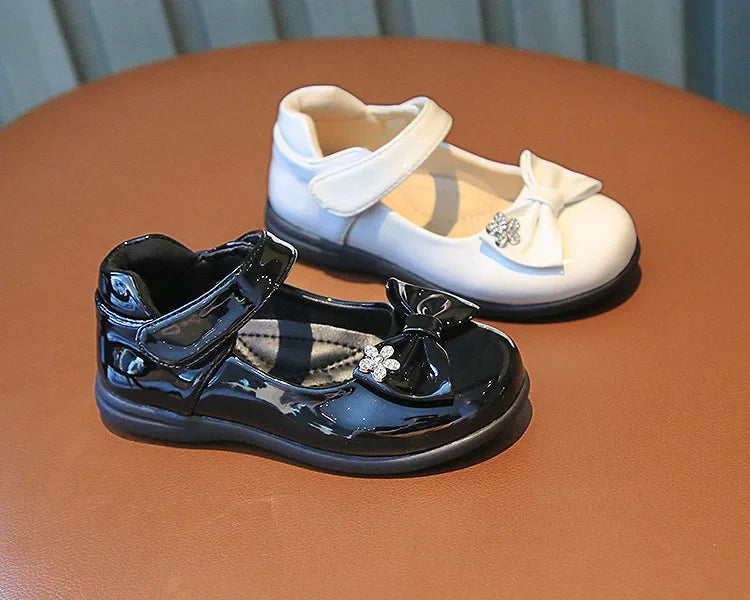 Glossy Kids Leather Shoes Simple Shallow Performance Shoes Black Bow with Crystal Flower Child Moccasin Shoes for Girls Casual