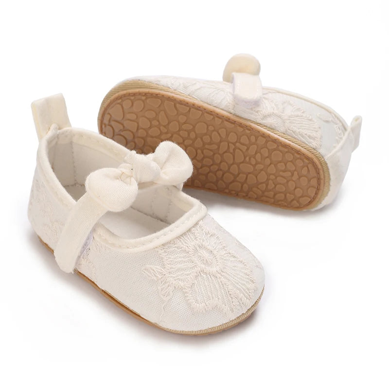Cute White Lace Baby Girl Princess shoes Baby Moccasins Moccs Shoes Bow Fringe Rubber Soled Non-slip Footwear Crib Shoes