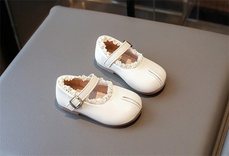 2025 New Children's Flats Simple Lolita Girls Princess Leather Shoes Walking Versatile Sweet Pleated Kids Causal Fashion Shoes