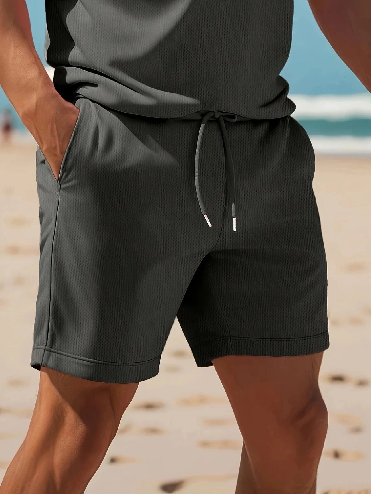 A Two-Piece Set of High-Quality Men's Summer Shorts and Sleeveless Tops, Suitable for Daily Wear and Beach Casual Wear