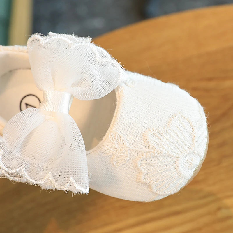 Cute White Lace Baby Girl Princess shoes Baby Moccasins Moccs Shoes Bow Fringe Rubber Soled Non-slip Footwear Crib Shoes