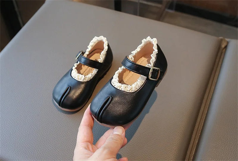 2025 New Children's Flats Simple Lolita Girls Princess Leather Shoes Walking Versatile Sweet Pleated Kids Causal Fashion Shoes