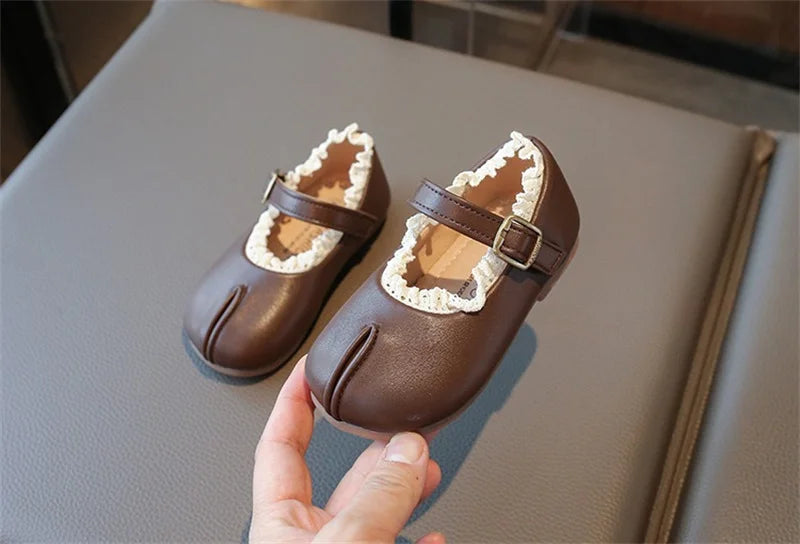 2025 New Children's Flats Simple Lolita Girls Princess Leather Shoes Walking Versatile Sweet Pleated Kids Causal Fashion Shoes