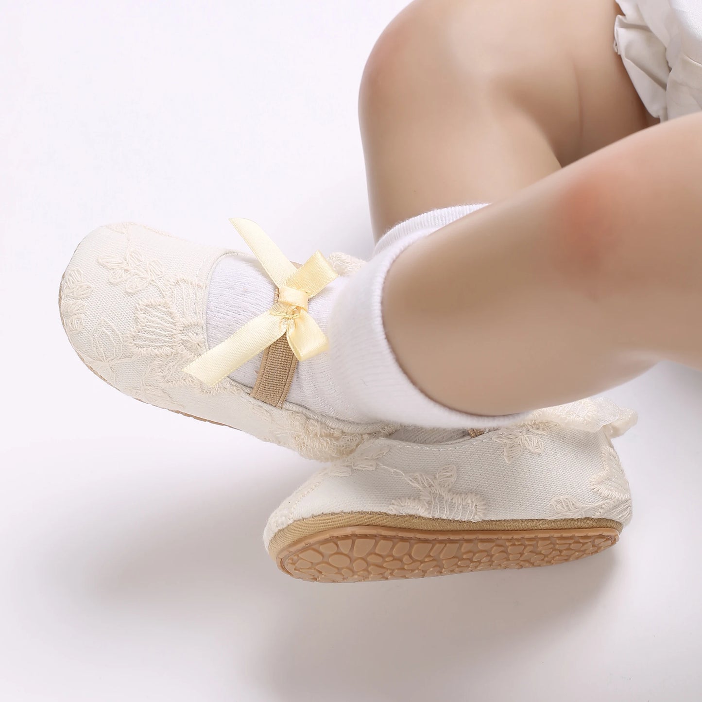 Cute White Lace Baby Girl Princess shoes Baby Moccasins Moccs Shoes Bow Fringe Rubber Soled Non-slip Footwear Crib Shoes