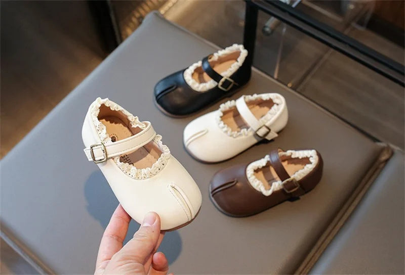 2025 New Children's Flats Simple Lolita Girls Princess Leather Shoes Walking Versatile Sweet Pleated Kids Causal Fashion Shoes