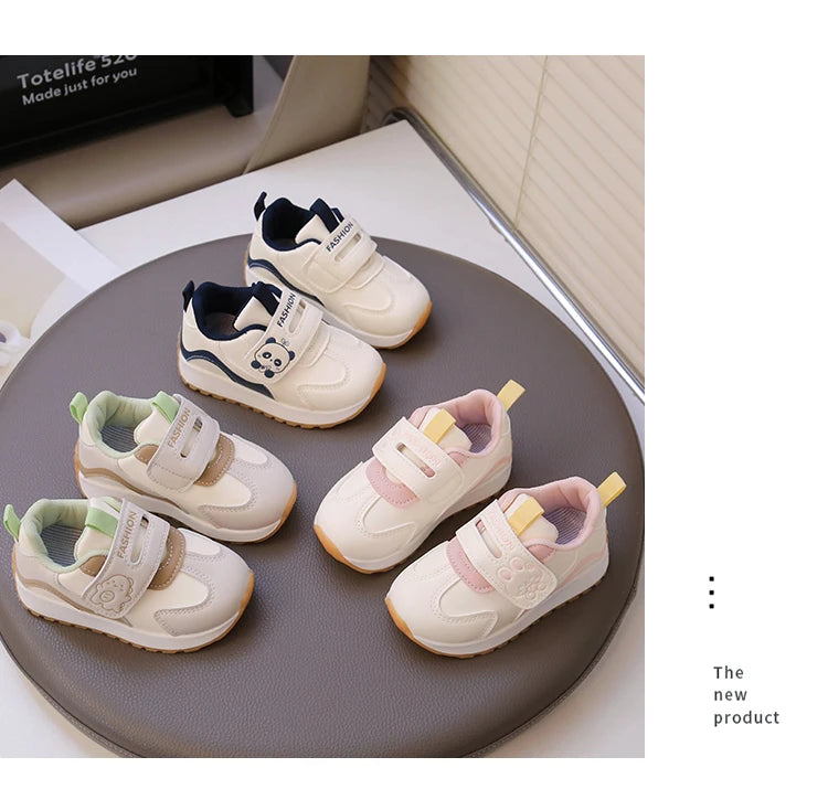 Baby walking shoes with leather surface for autumn and winter, new baby soft soled breathable sports shoes for boys and girls