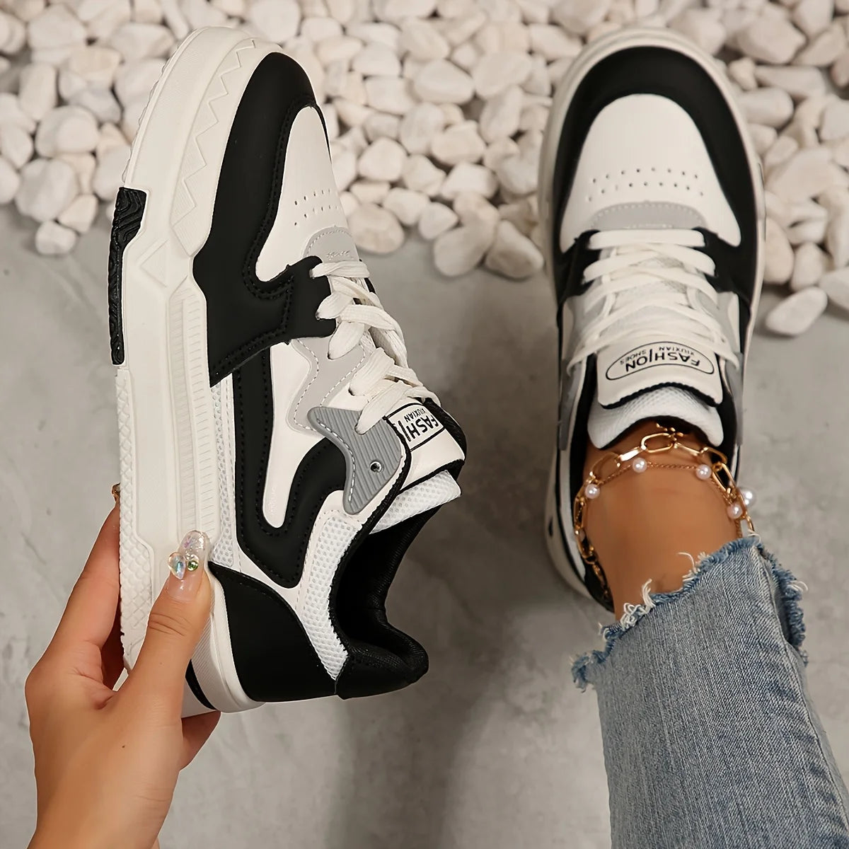 Fashionable Sneaker Breathable Black White Shoes for Women All Seasons, Casual and Sports Wear, Trendy Ins Style