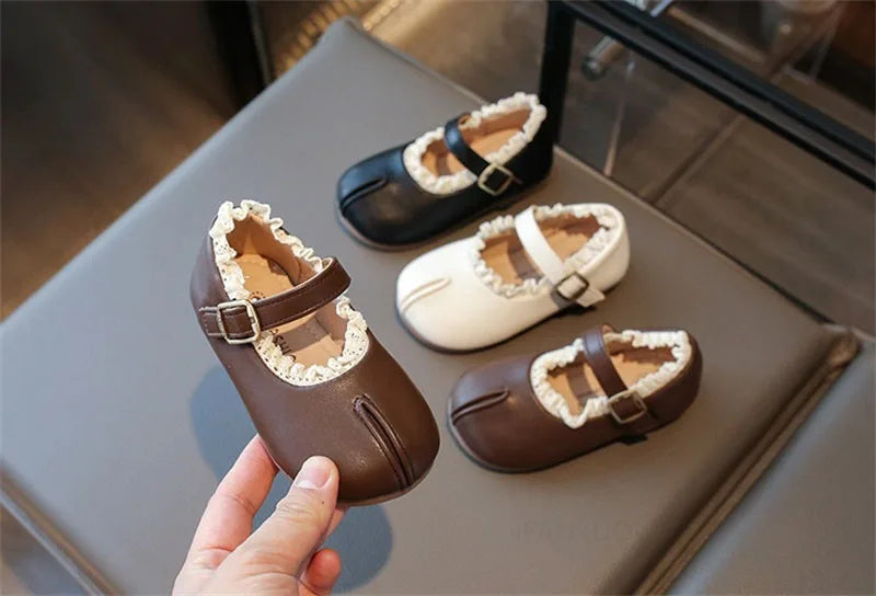 2025 New Children's Flats Simple Lolita Girls Princess Leather Shoes Walking Versatile Sweet Pleated Kids Causal Fashion Shoes