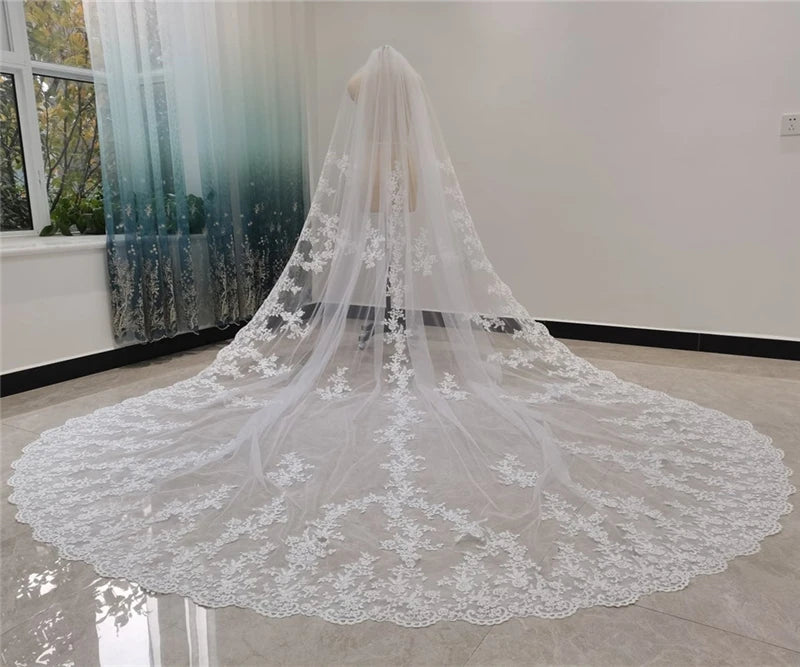 New Pattern Cathedral Length Bridal Veil Lace Veil Wide Veil 1 Layer Wedding Veil Metal Comb Real Photo
