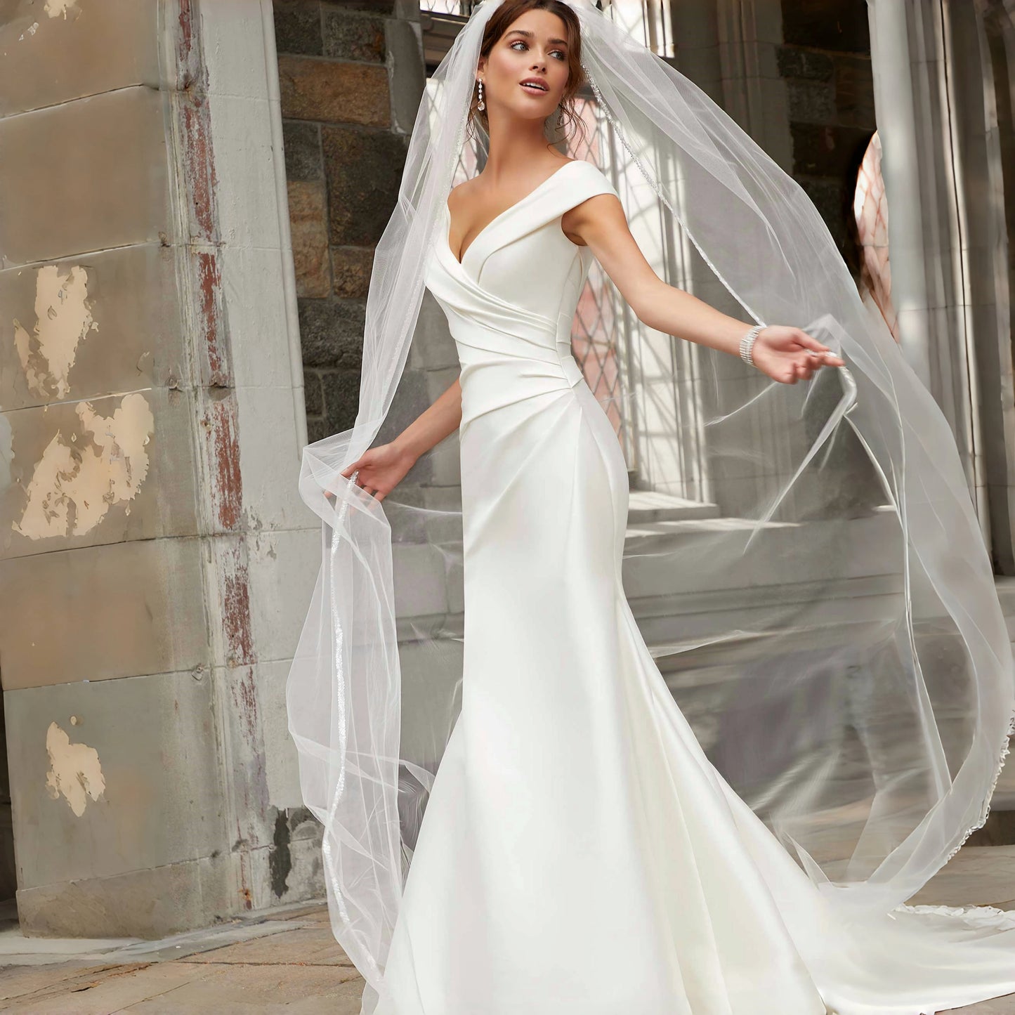 Luxury Cathedral Long Wedding Veil Crystal Organza Beaded Bridal Veil with Rhinestone Edge 1 Tier Soft Wedding Accessories G134
