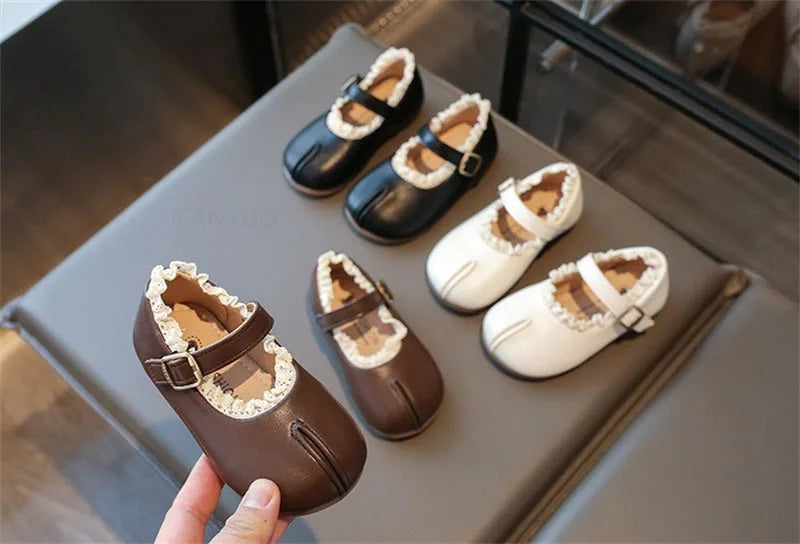2025 New Children's Flats Simple Lolita Girls Princess Leather Shoes Walking Versatile Sweet Pleated Kids Causal Fashion Shoes