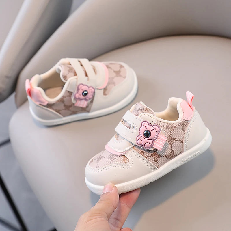 1 pairs Baby Shoes Spring New Baby Soft Sole Versatile kid's Walking Shoes Little Bear Girls Sports Shoes Cartoon Casual Shoes