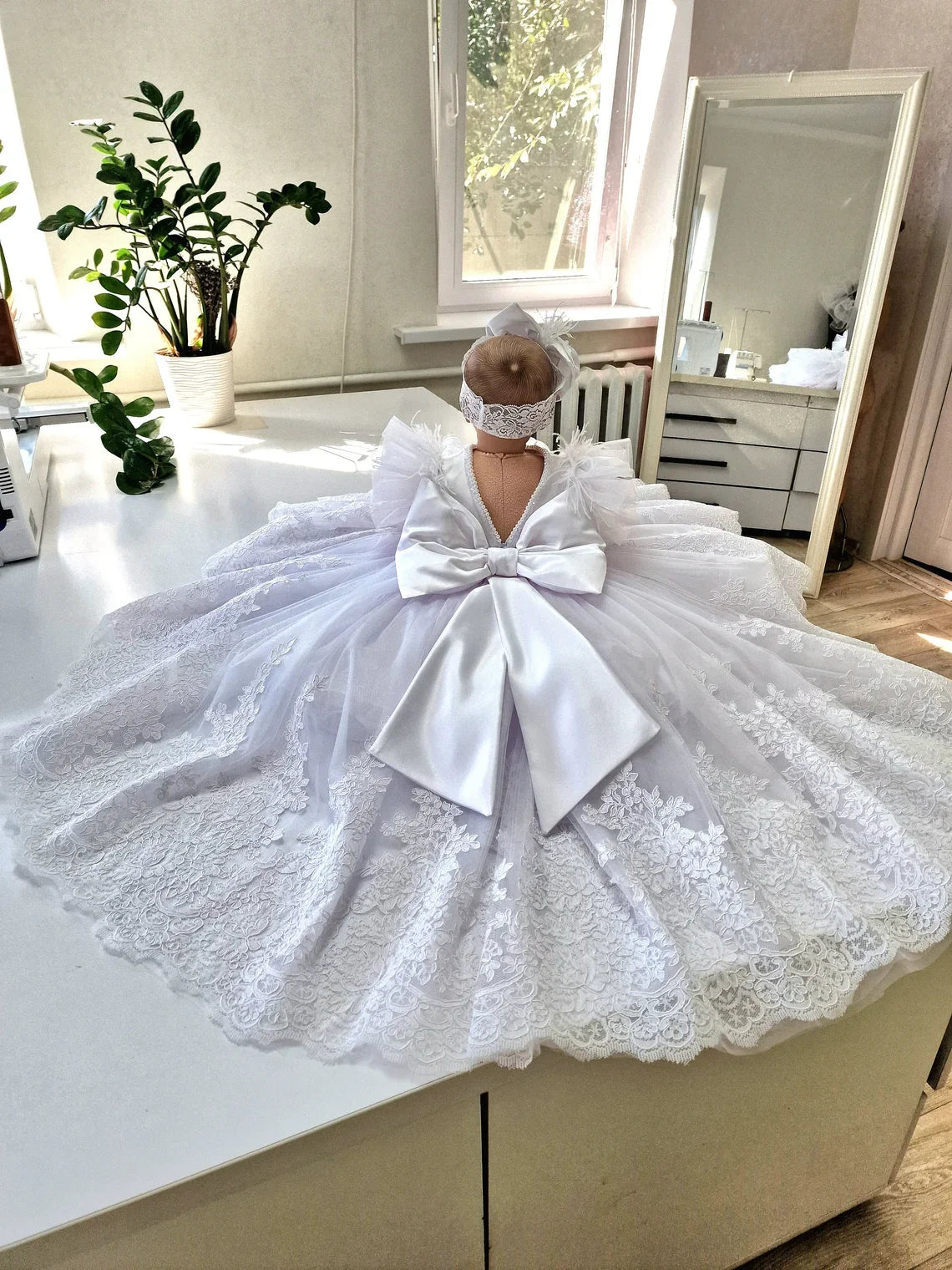White Lace Baby Toddler Christening Dresses Kids Newborn Party Feather Pearls First Communion Wedding Prom Baptism Outfits