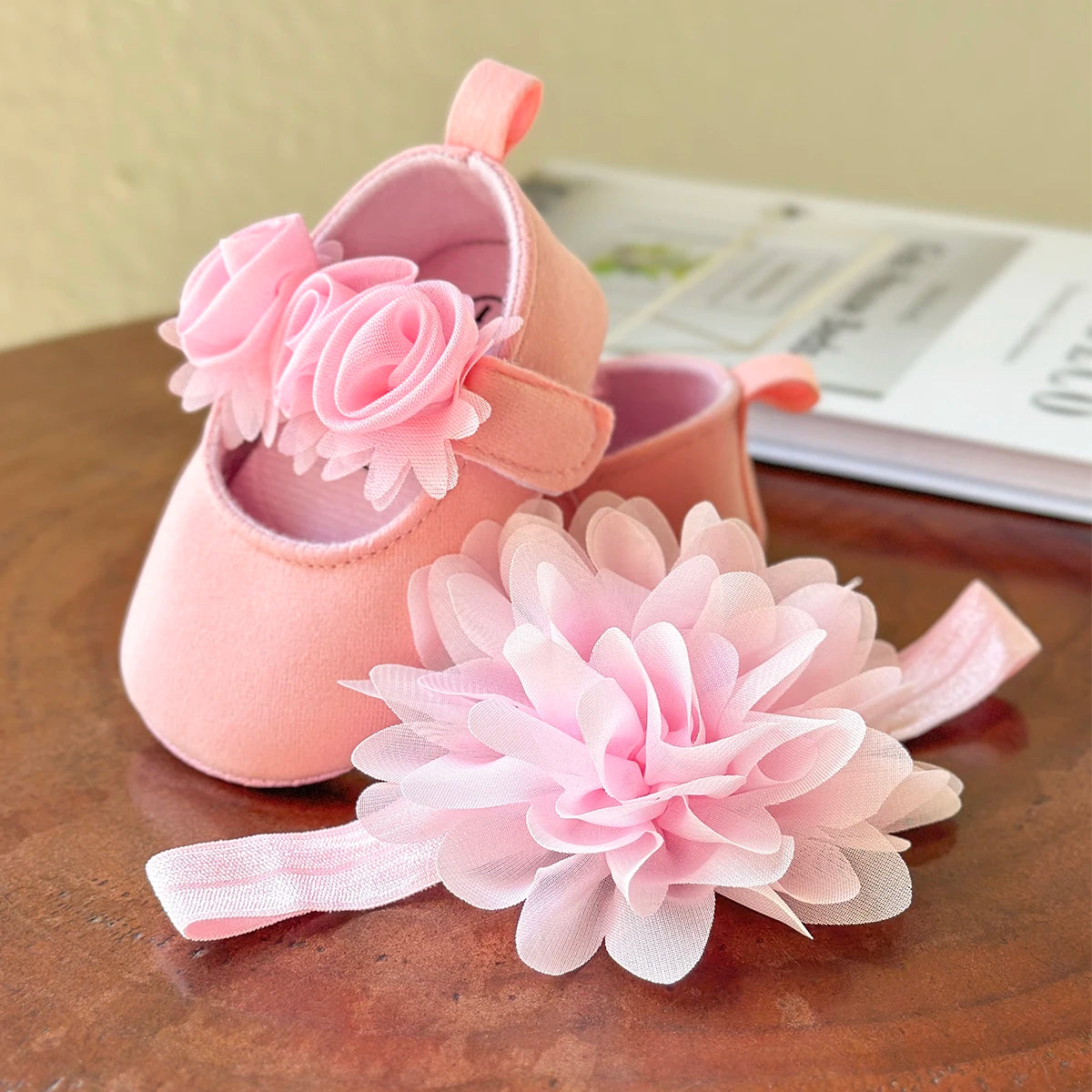 2pcs Baby Girls Flat Shoes With Flower Decor Princess Crib Shoes First Walker Shoes & Headband For Newborn Infant