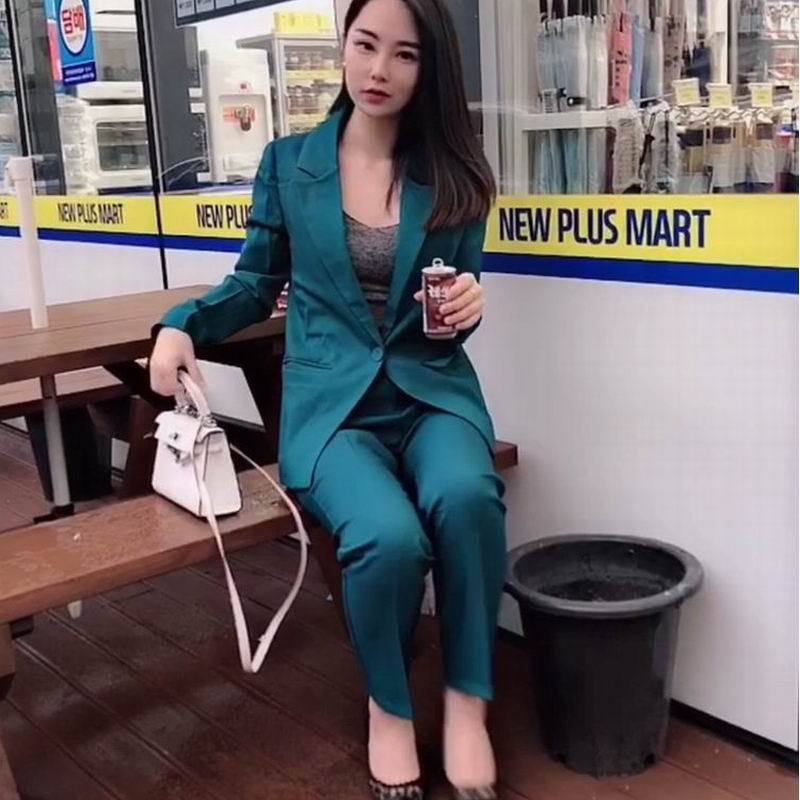 Women's Suits