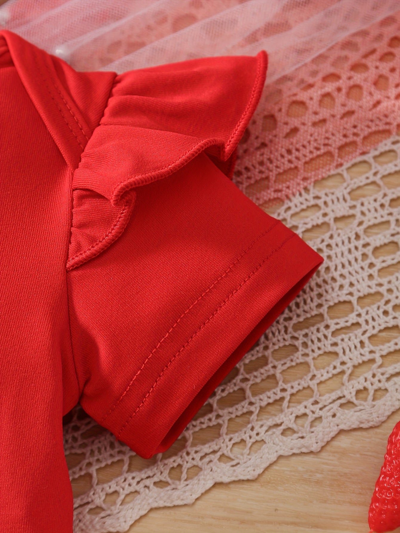 3pcs Baby Girl Summer Short Sleeved Strawberry Letter Jumpsuit&bow Full Print Trumpet Pants&headband Cute Three Piece Baby Girl, Perfect for Outdoor