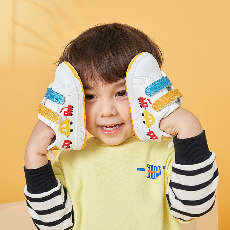 Boys shoes