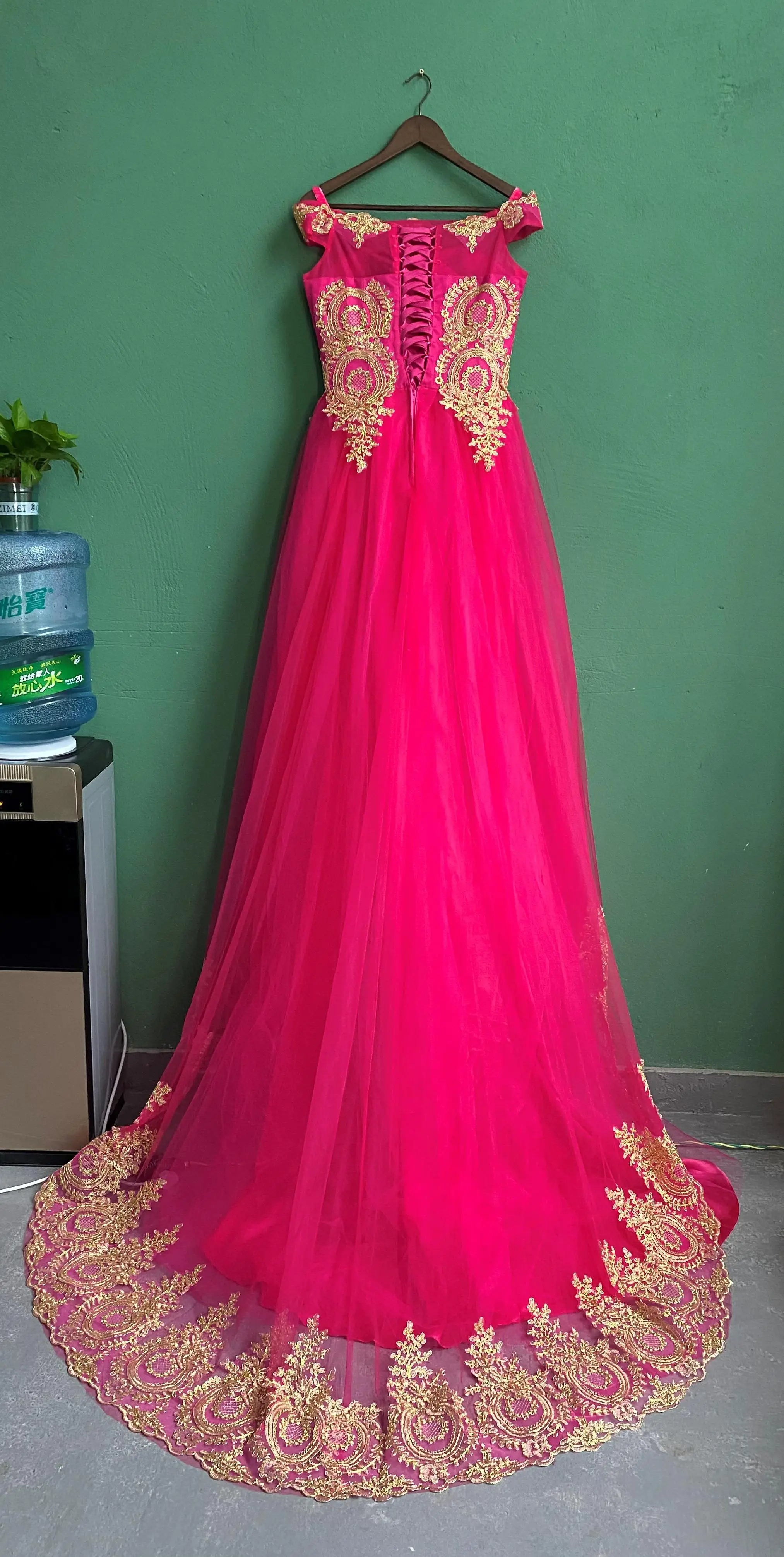 Luxury wedding dress
