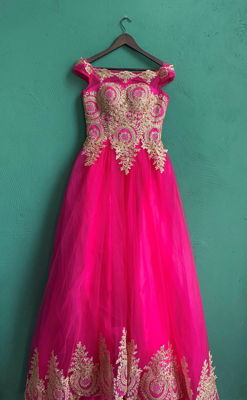 Luxury wedding dress