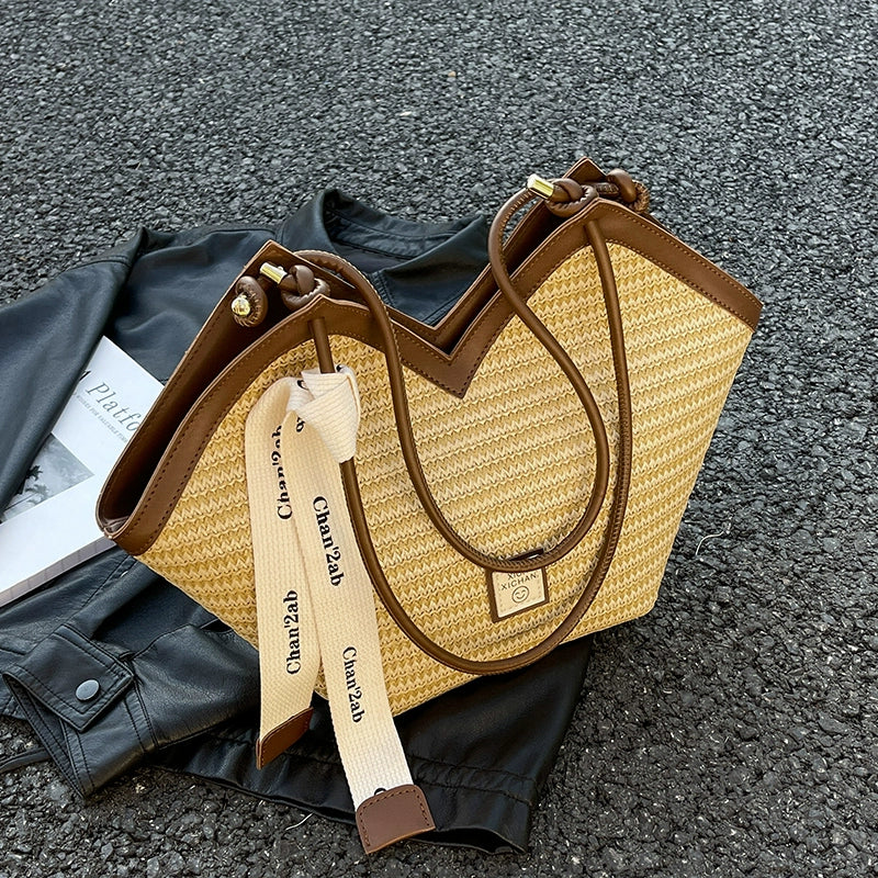 Woven Straw Woven Bag Women's Large Capacity 2025 New Arrival Easiest for Match Seaside Shoulder Bag Beach Vacation Commuter Tote