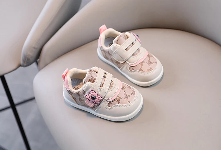 1 pairs Baby Shoes Spring New Baby Soft Sole Versatile  kid's Walking Shoes Little Bear Girls Sports Shoes Cartoon Casual Shoes