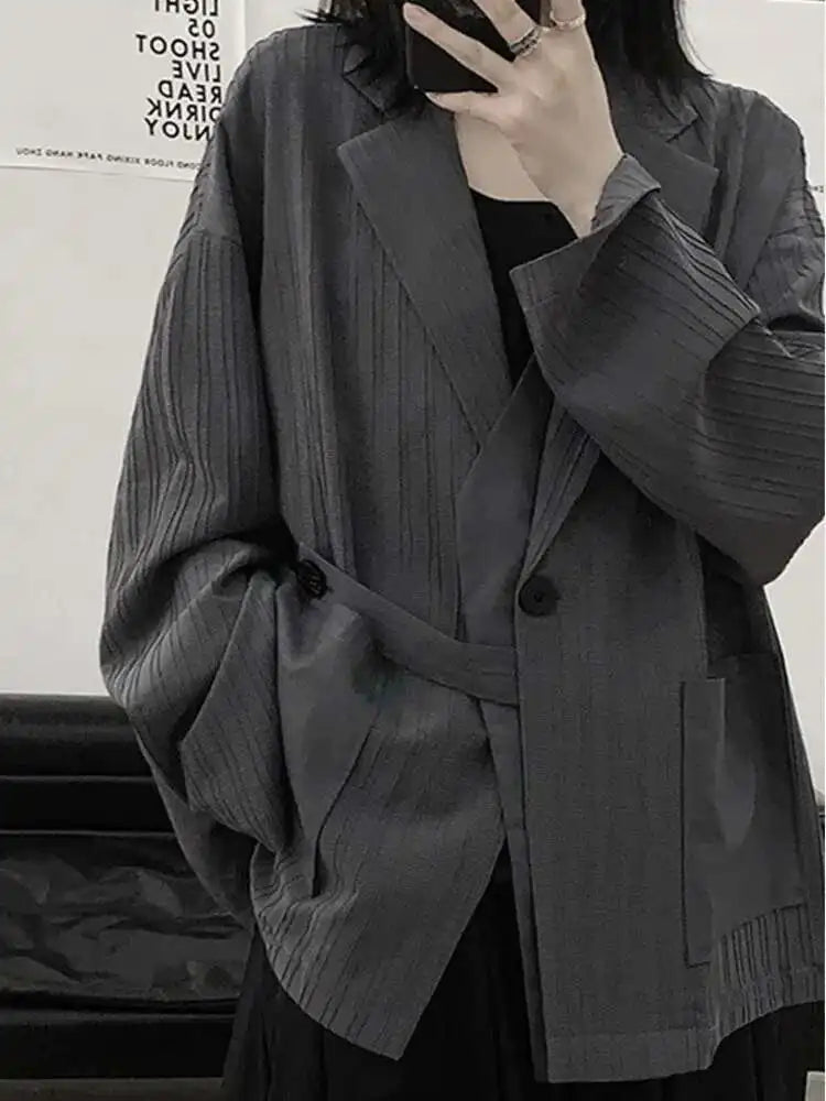 EAM Gray Spliced Pleated Personality Blazer Women New Lapel Long Sleeve Loose Fit Jacket Fashion Tide Spring Autumn 2025 30A1252