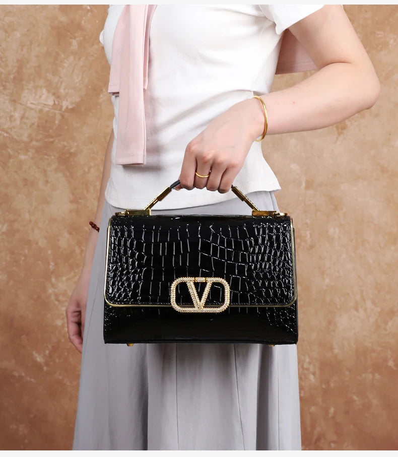 2025 New Fashion Crocodile Pattern Handbag High-End Sensation Unique Small Retro Shoulder Crossbody Bag Versatile Stylish Mini