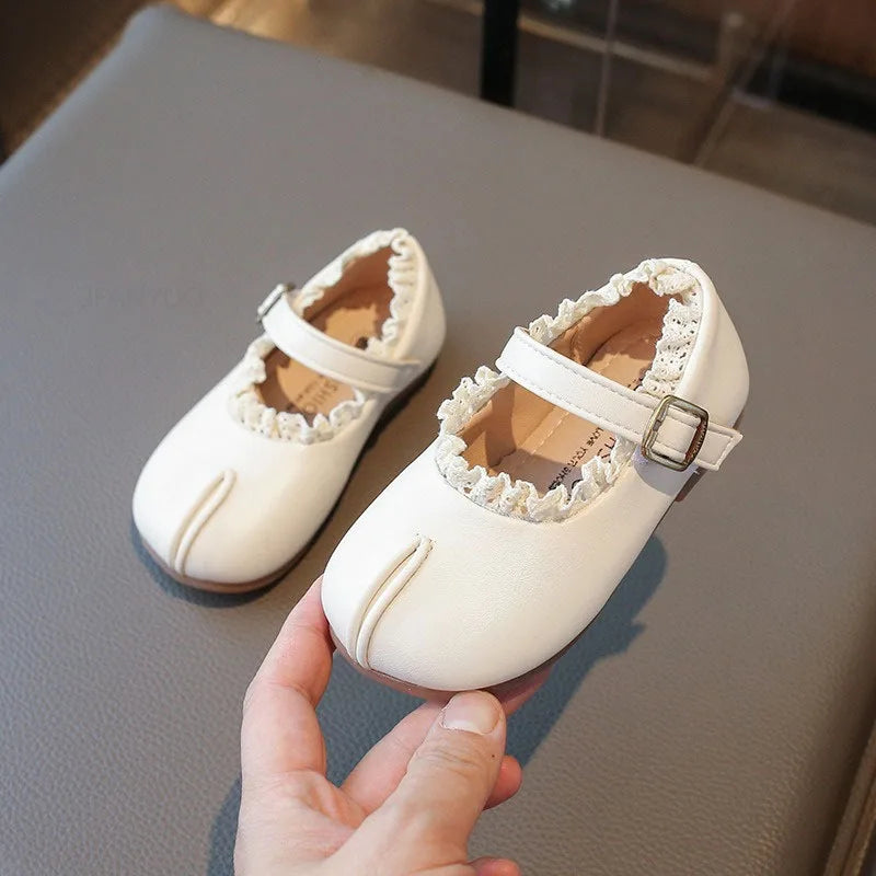 2025 New Children's Flats Simple Lolita Girls Princess Leather Shoes Walking Versatile Sweet Pleated Kids Causal Fashion Shoes
