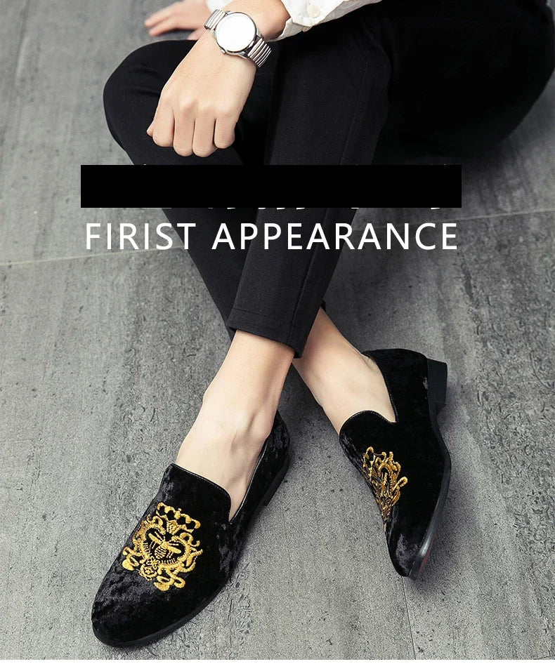 2025 Wedding Dress Shoes Casual Men Loafers New Big Size Lazy Peas shoes Embroidery Moccasins Shoes Suede Leather shoes Zapatos