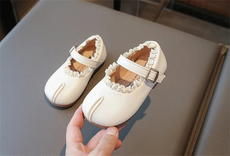 2025 New Children's Flats Simple Lolita Girls Princess Leather Shoes Walking Versatile Sweet Pleated Kids Causal Fashion Shoes