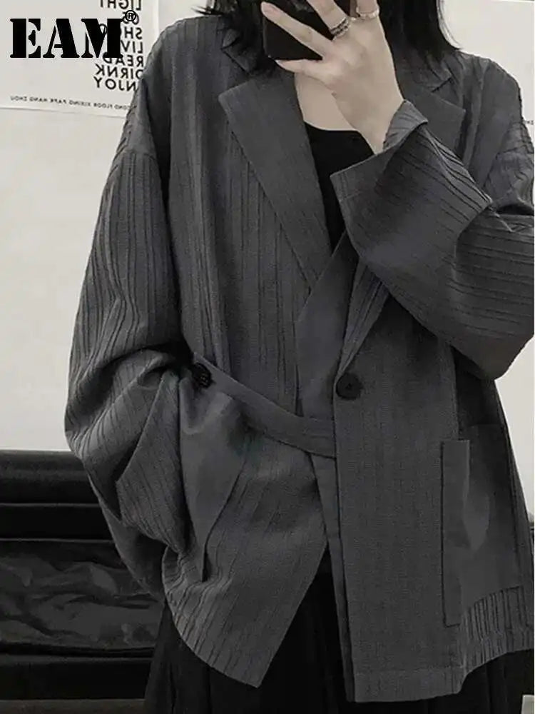 EAM Gray Spliced Pleated Personality Blazer Women New Lapel Long Sleeve Loose Fit Jacket Fashion Tide Spring Autumn 2025 30A1252