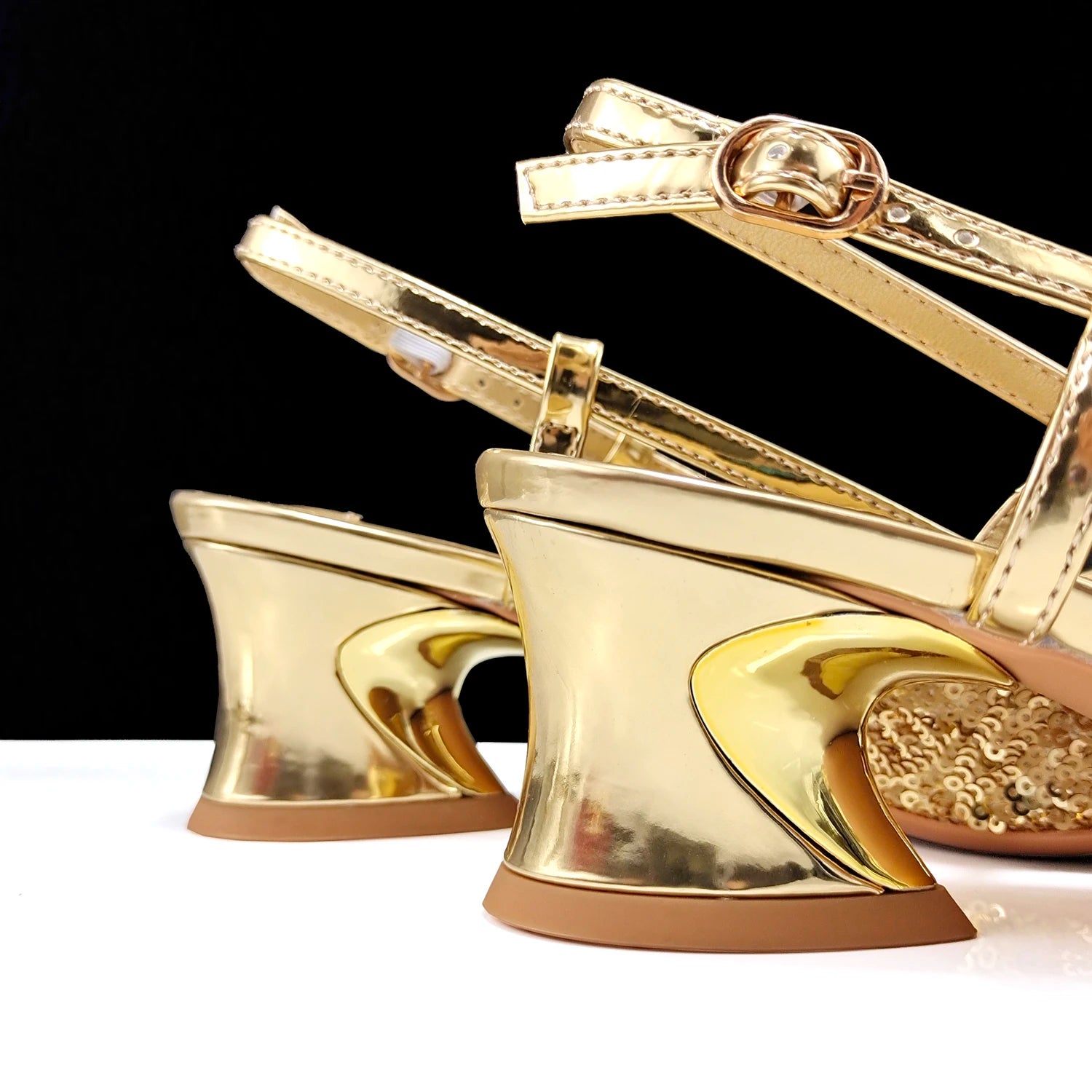 Elegant Handbags and Medium Heel shoes