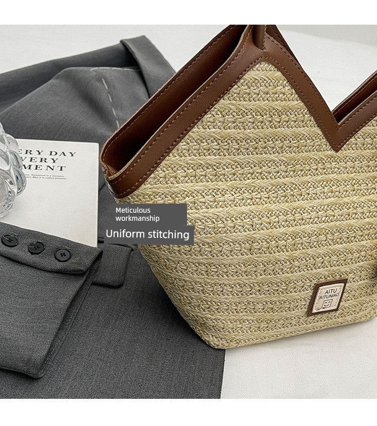 Woven Straw Woven Bag Women's Large Capacity 2025 New Arrival Easiest for Match Seaside Shoulder Bag Beach Vacation Commuter Tote