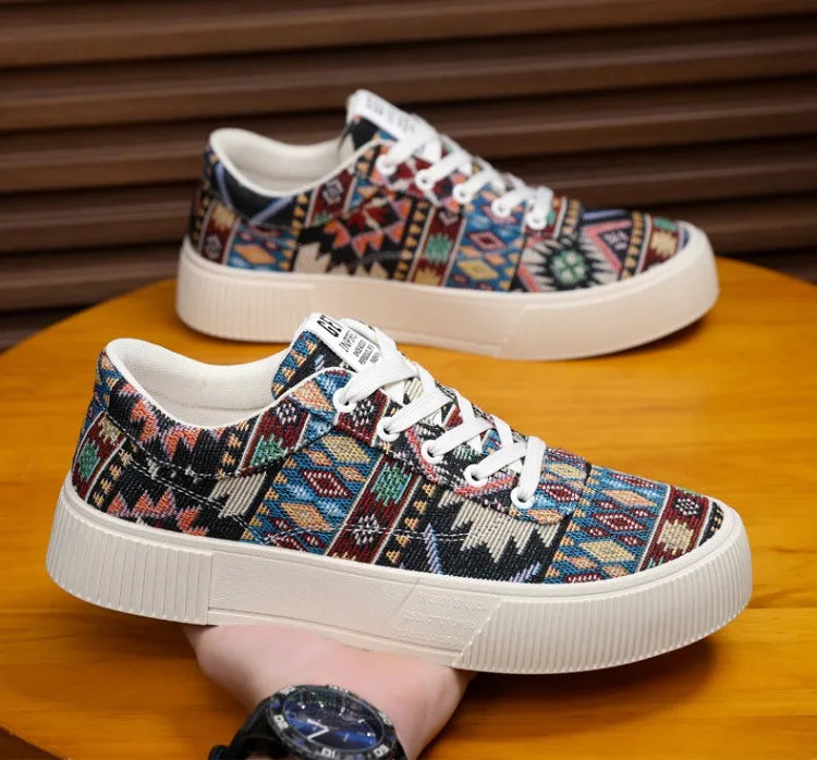 Sneakers Men 2025 New Spring and Autumn Ethnic Men's Shoe Low Top Retro Jacquard Flat Bottomed Board Shoes Oversized Mens Shoes