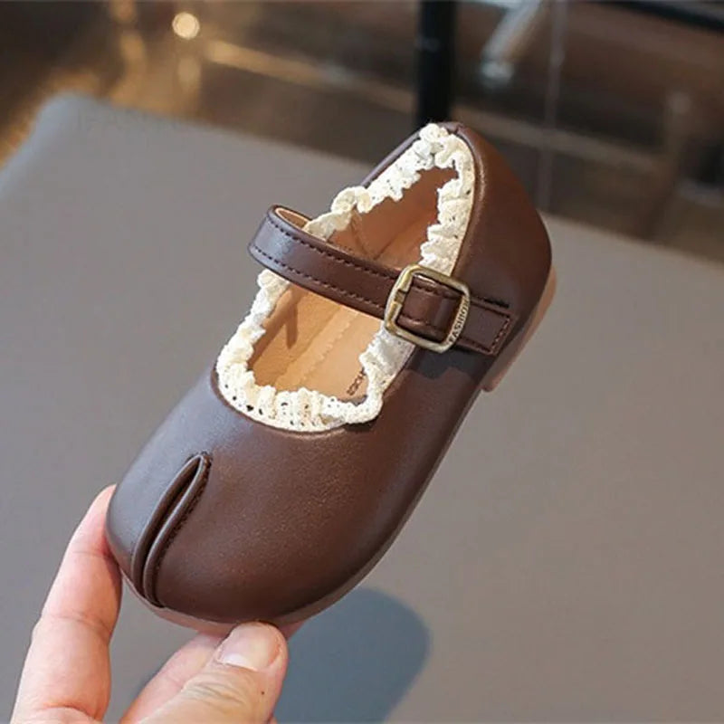 2025 New Children's Flats Simple Lolita Girls Princess Leather Shoes Walking Versatile Sweet Pleated Kids Causal Fashion Shoes