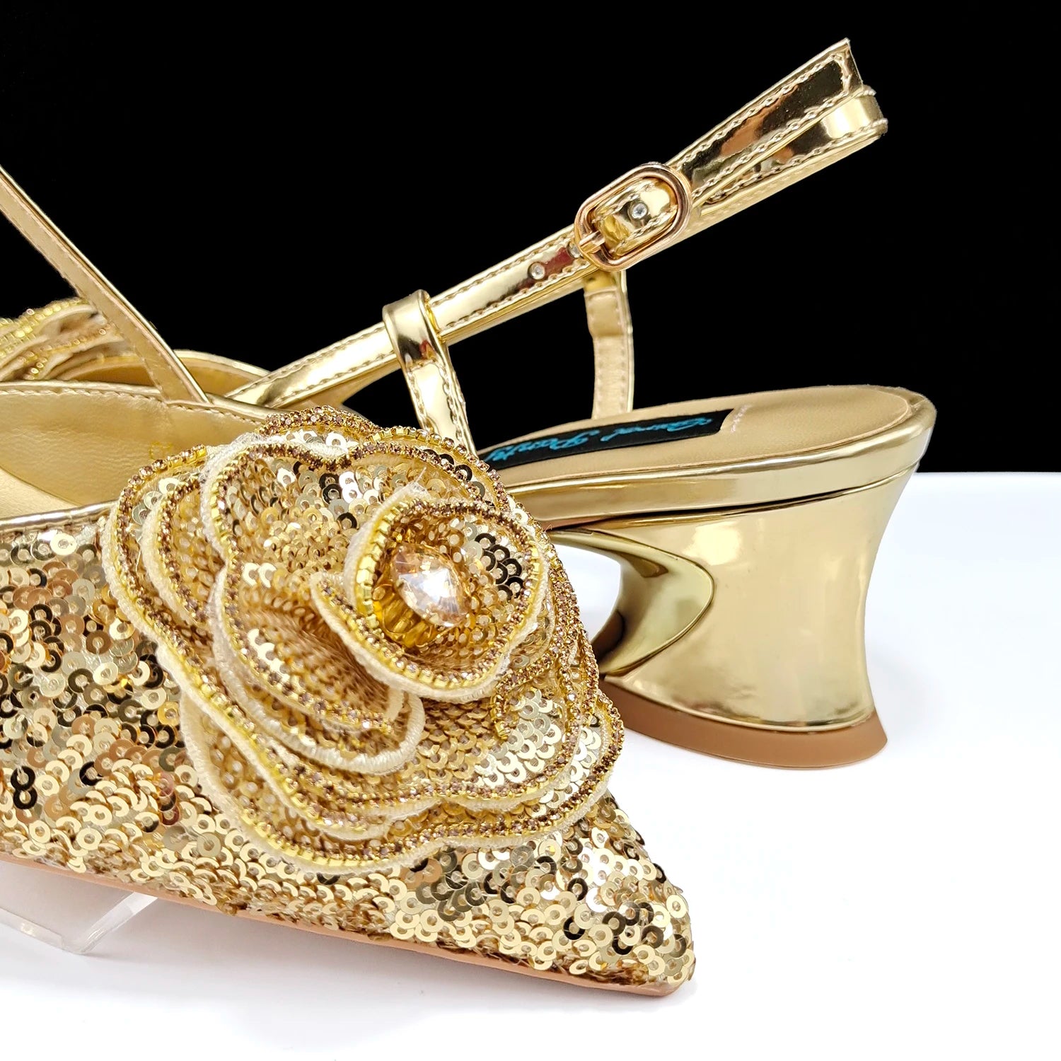 Elegant Handbags and Medium Heel shoes