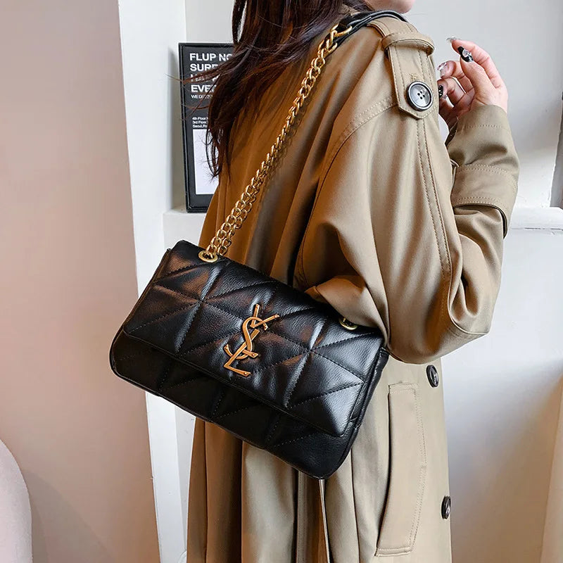 New style small Chanel-style diamond chain shoulder bag, trendy and versatile, spacious and luxurious embroidery line bag