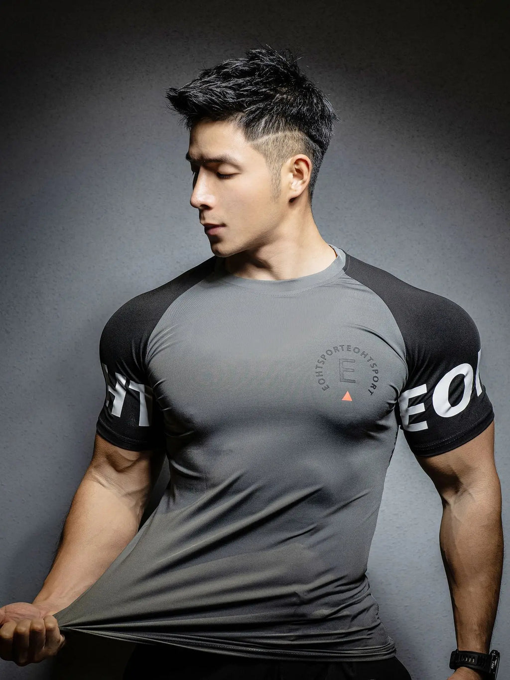 Summer New Men's Sports T-shirt Running Gym tops Exercise Slim Fit Elastic Quick Dry Short sleeved fitness T-shirt men clothing