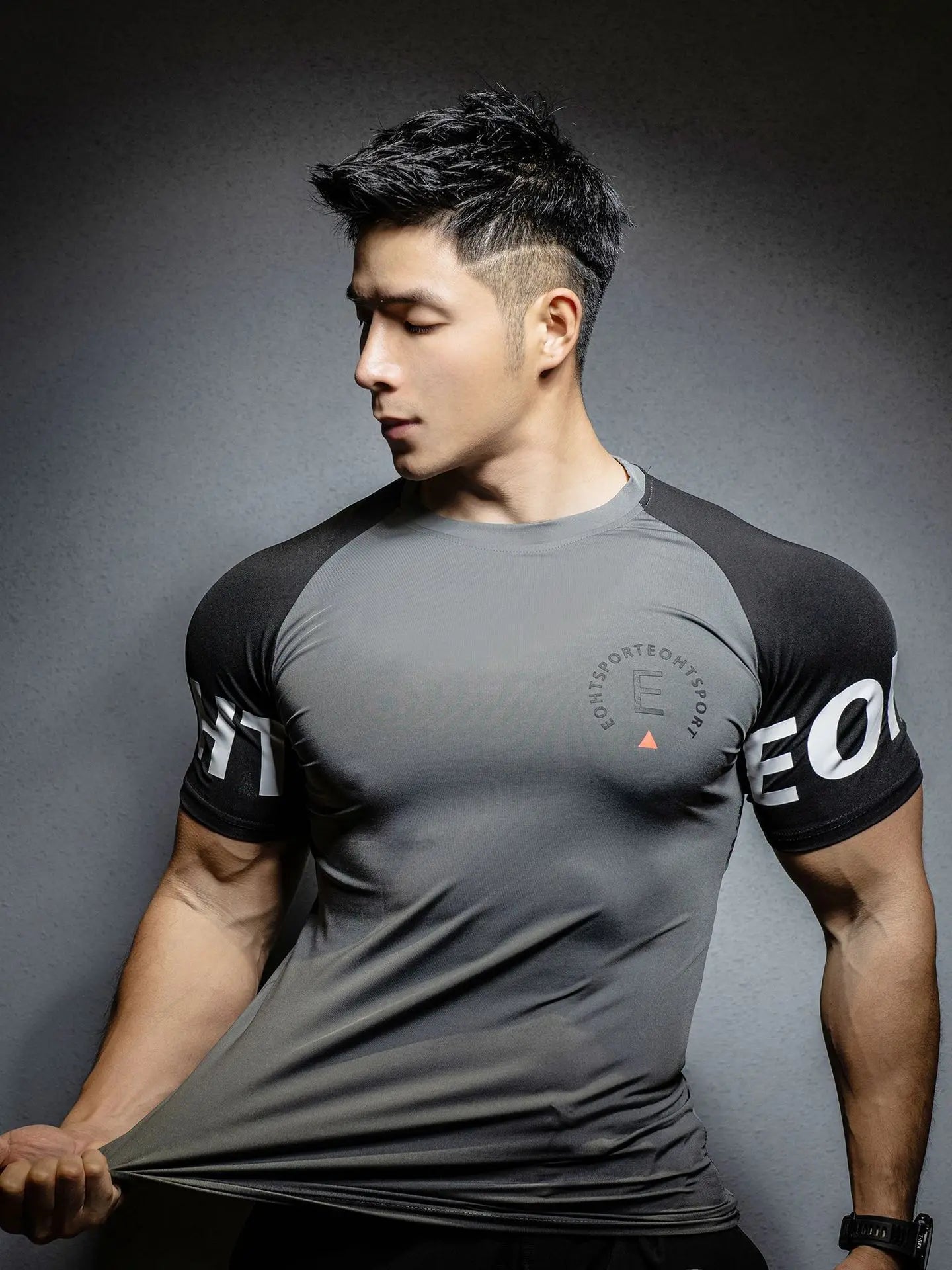 Summer New Men's Sports T-shirt Running Gym tops Exercise Slim Fit Elastic Quick Dry Short sleeved fitness T-shirt men clothing