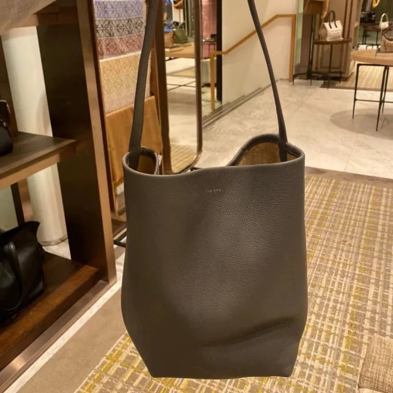 2025 New Leather Large Capacity Bucket Bag, Lychee Pattern, Cowhide, Commuting Tote Bag, Shoulder Bag, Hand-held Women's Bag