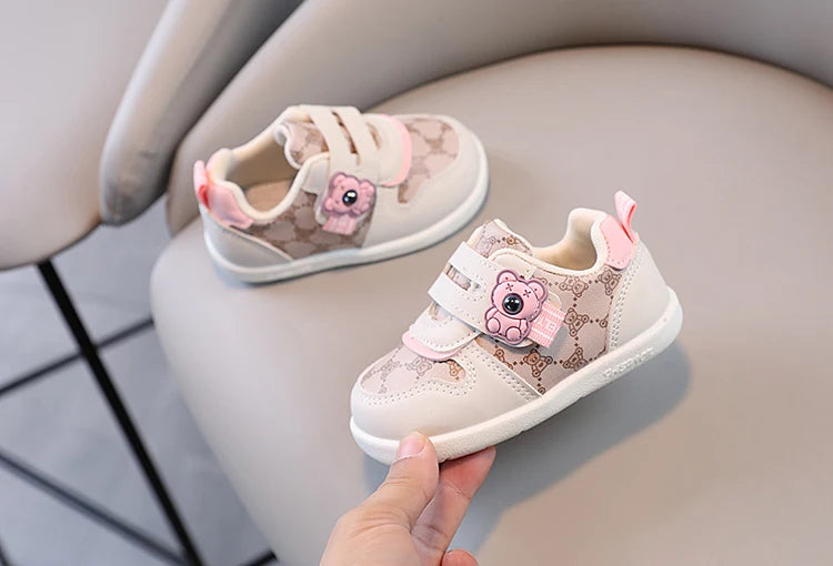 1 pairs Baby Shoes Spring New Baby Soft Sole Versatile  kid's Walking Shoes Little Bear Girls Sports Shoes Cartoon Casual Shoes