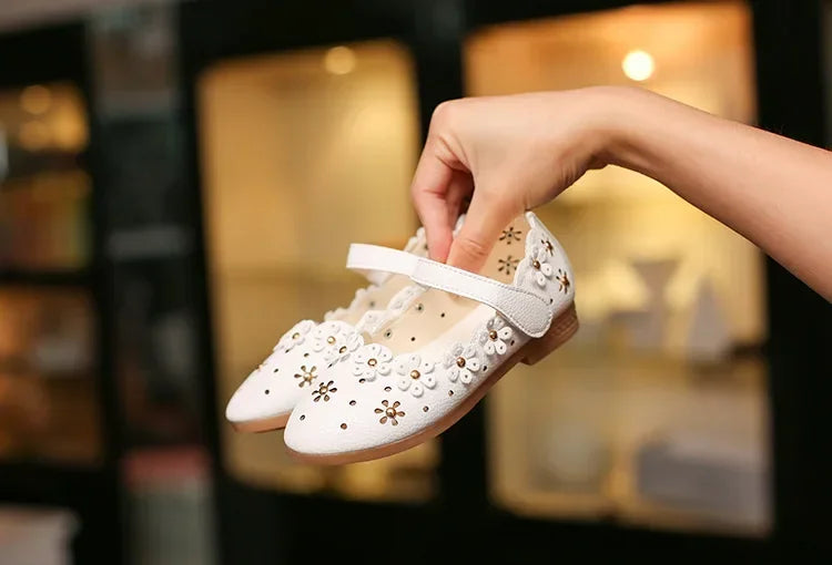 Kids Toddler Girls White Shoes for Wedding Party Fashion Princess Soft Bottom Leather Shoes Children Big Girls Flower Flats