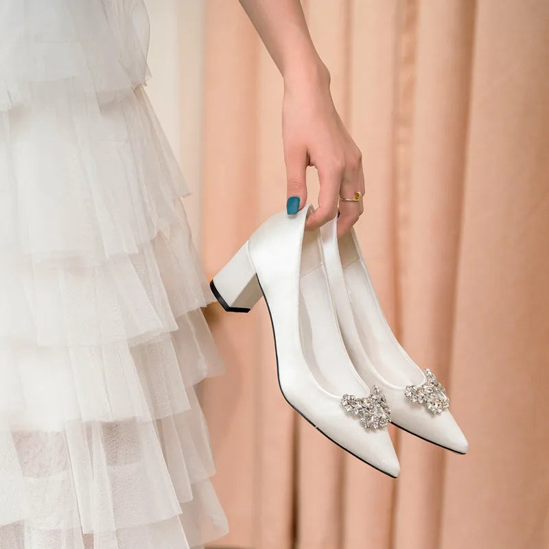 White Wedding Shoes Thick Heel Bridal Shoes Rhinestone Pointed Toe Mid-heel Large Size 41-43 Dress Shoes for Wedding Women Pumps