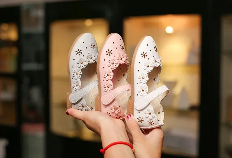 Kids Toddler Girls White Shoes for Wedding Party Fashion Princess Soft Bottom Leather Shoes Children Big Girls Flower Flats