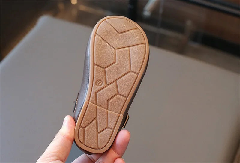 2025 New Children's Flats Simple Lolita Girls Princess Leather Shoes Walking Versatile Sweet Pleated Kids Causal Fashion Shoes