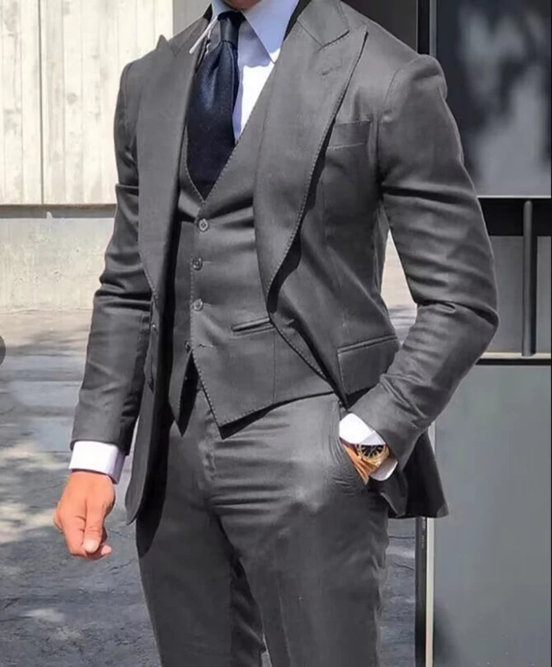 Solid Color Fashion Men Boutique Business Suits Wedding Suit Formal Groom Tuxedos 3 Pcs Set Dress Peak Lapel Blazer Vest Pants