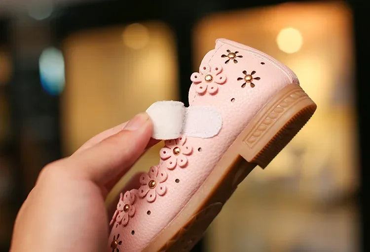 Kids Toddler Girls White Shoes for Wedding Party Fashion Princess Soft Bottom Leather Shoes Children Big Girls Flower Flats